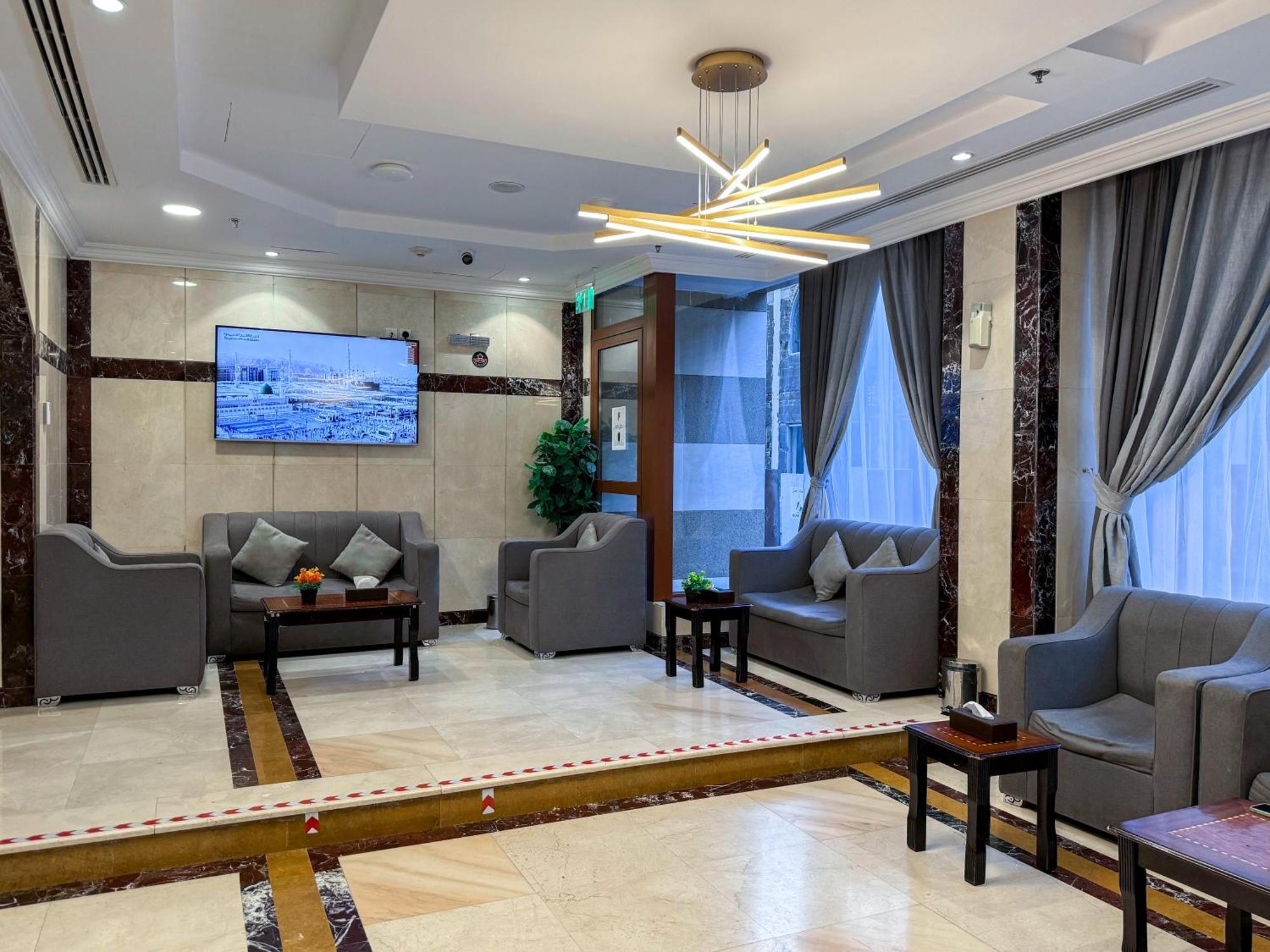 אל-מדינה Rabwat Al Safwah Golden Hotel מראה חיצוני תמונה