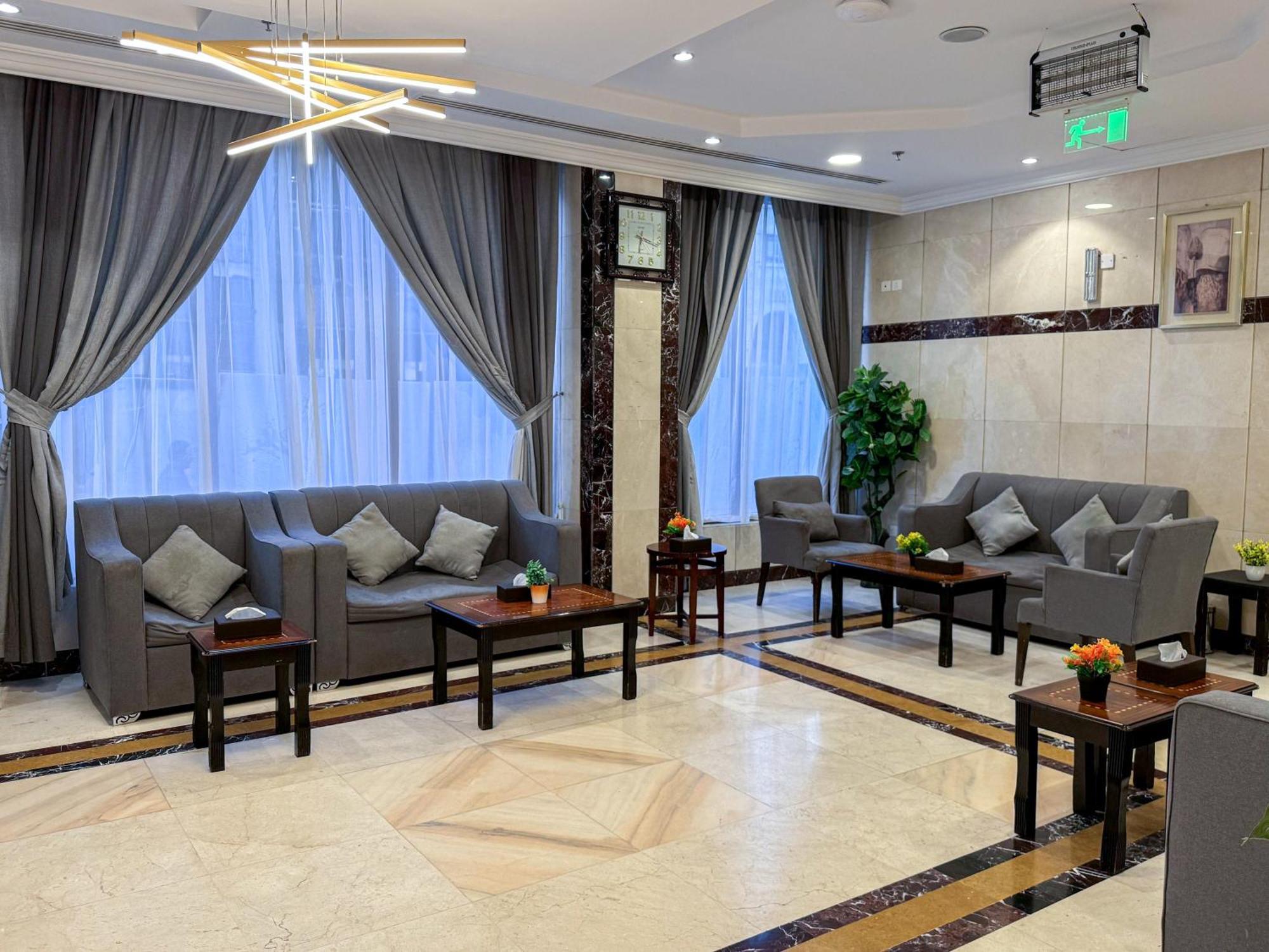 אל-מדינה Rabwat Al Safwah Golden Hotel מראה חיצוני תמונה